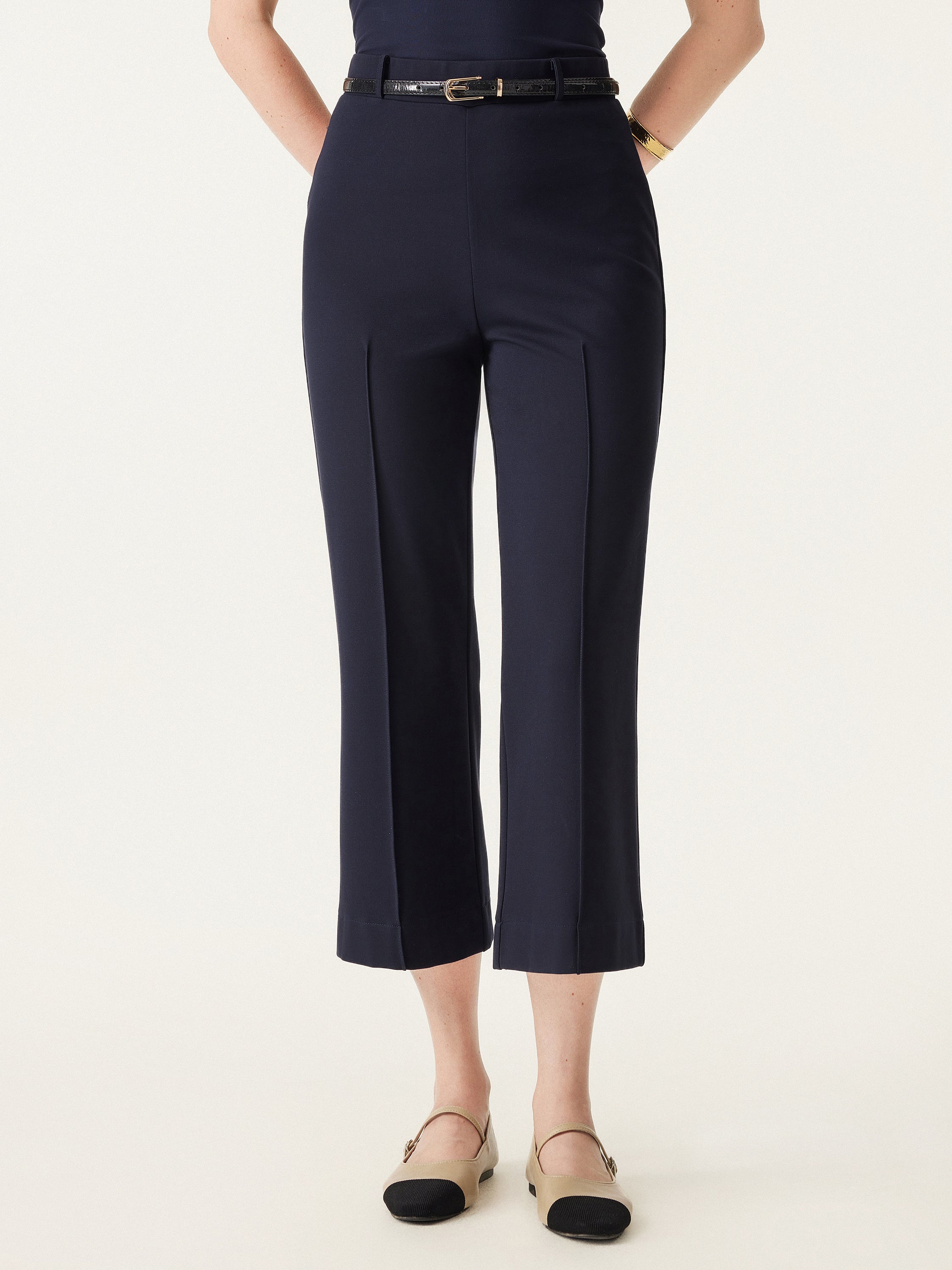 Mid Rise Cropped Pull-on Pant